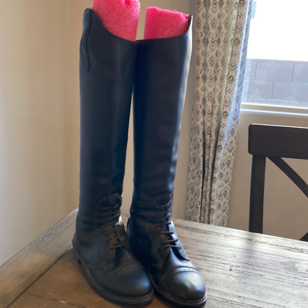 Size 8 wide tuff rider tall field boots!